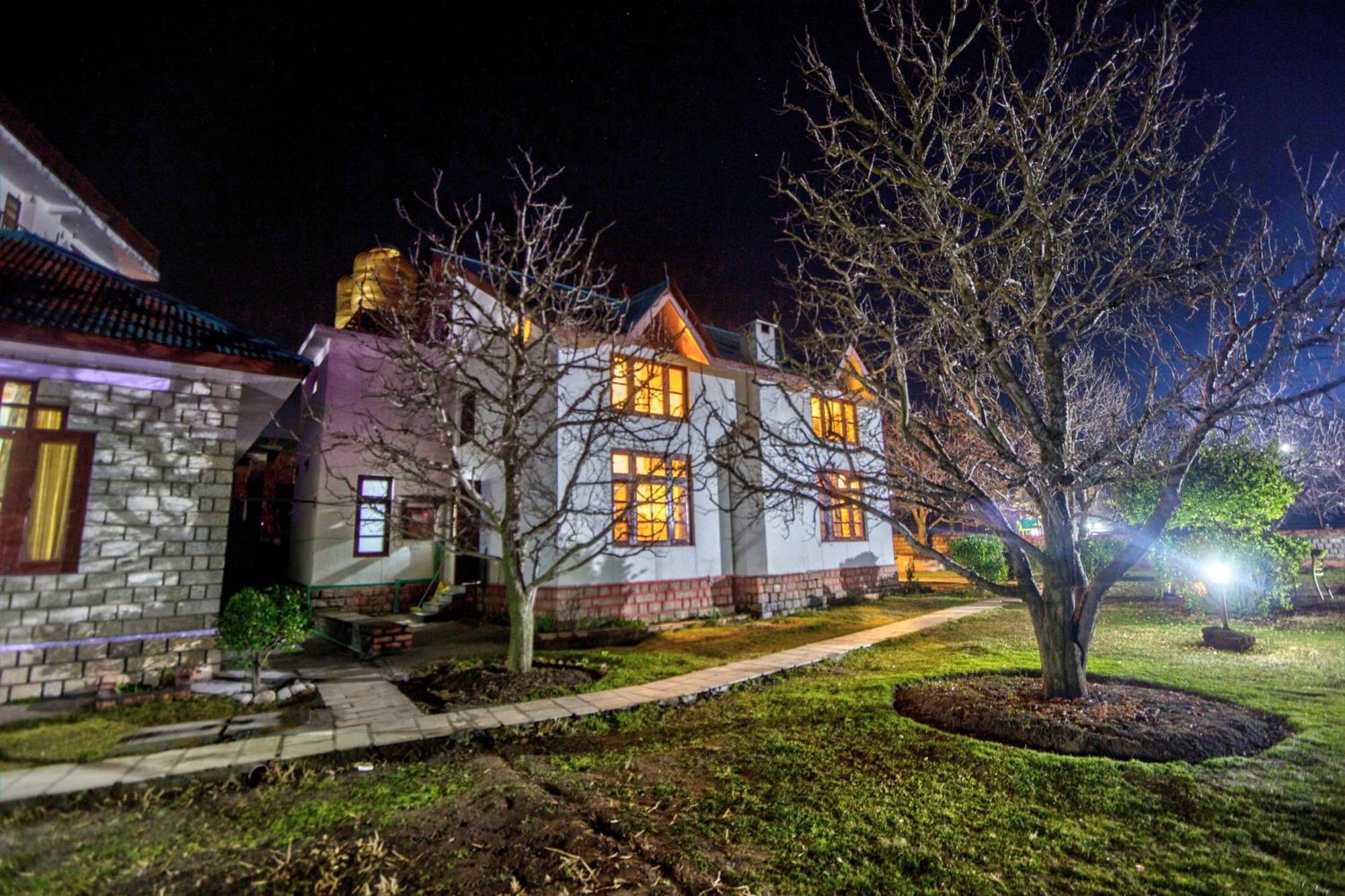 Nature House Villa Manāli Buitenkant foto